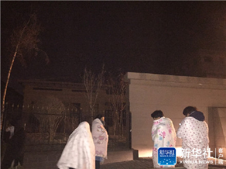 居民裹棉被避險(xiǎn)